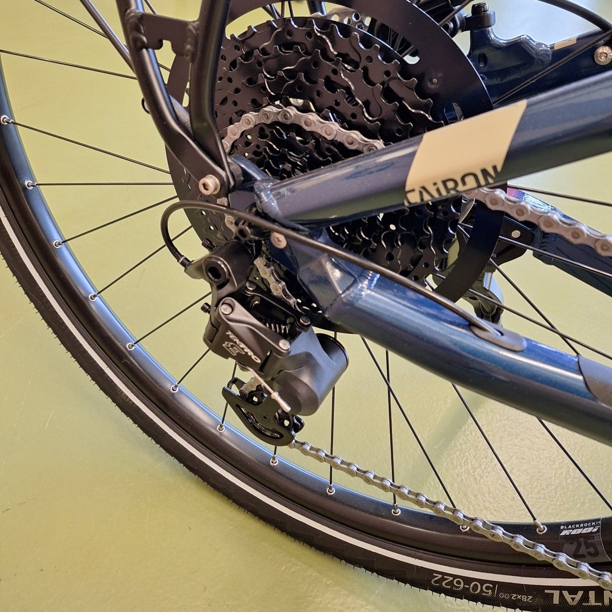 Conway Cairon T2.0 625 Wh Diamant | Elektro - Trekkingrad E - Bike | 9 - Gang | 250 W Bosch Motor | Blau (Modell 2023) - RAAAD.de