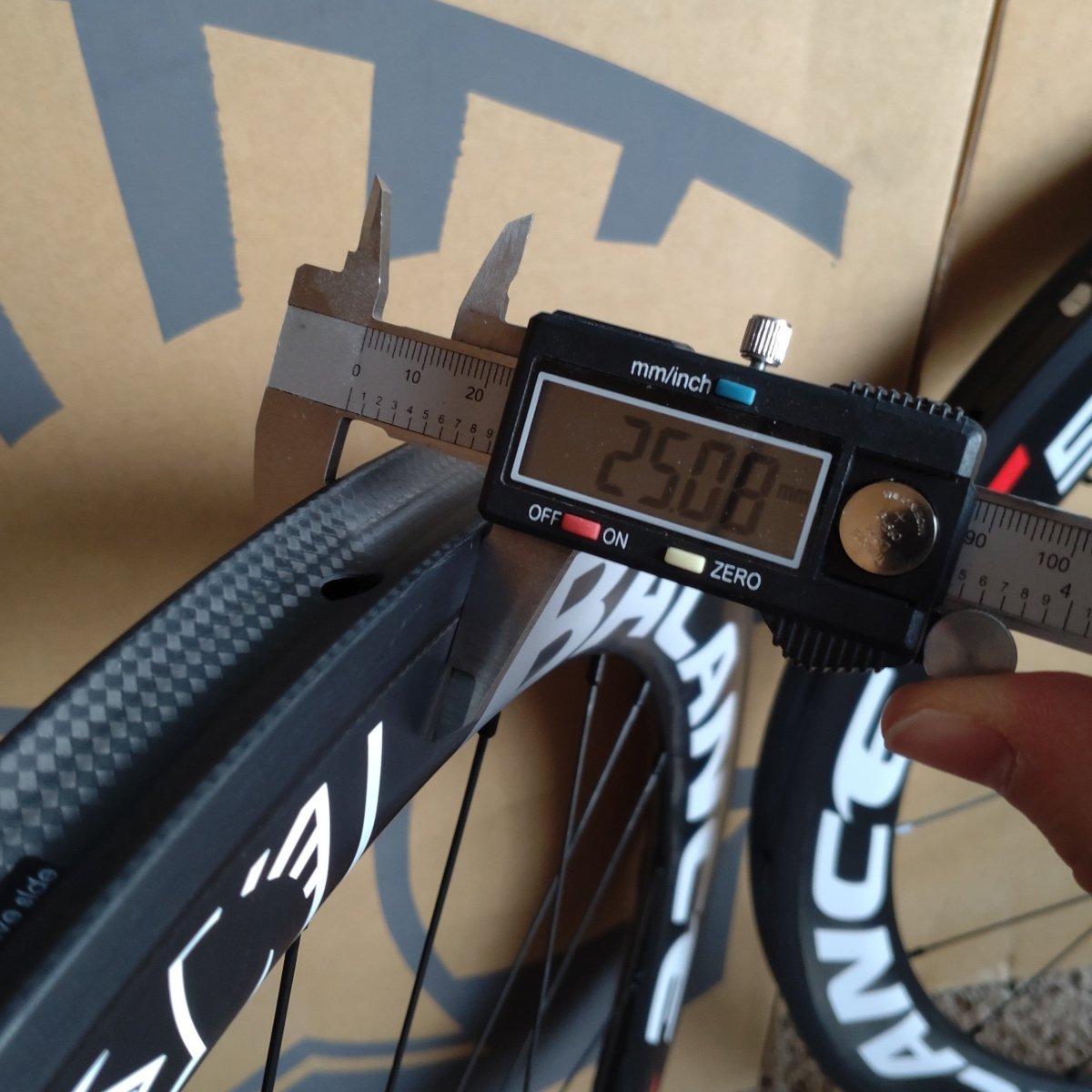 GEST Balance T30 CARBON Rennrad Aero Laufradsatz Tubular - RAAAD.de